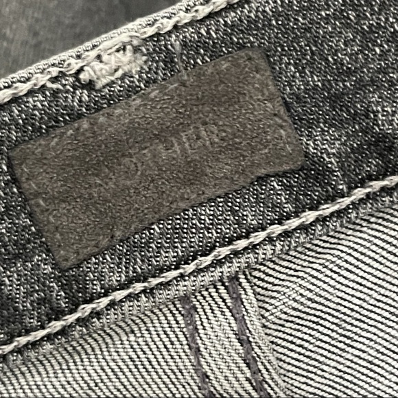 Mother Hustler Cropped Straight Leg Chewed Hem Jeans - Picture 7 of 10